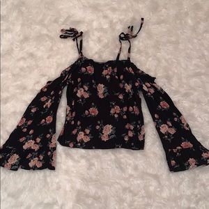 American eagle off the shoulder flowy top